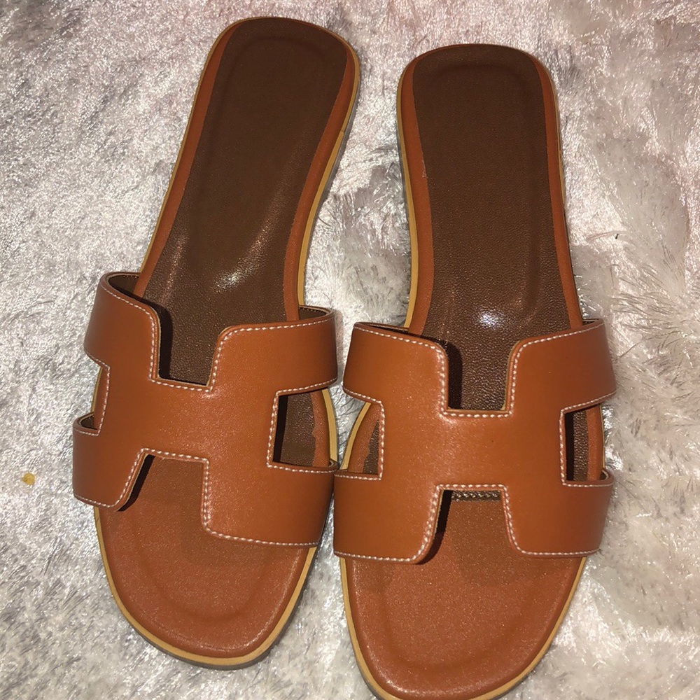H sandals